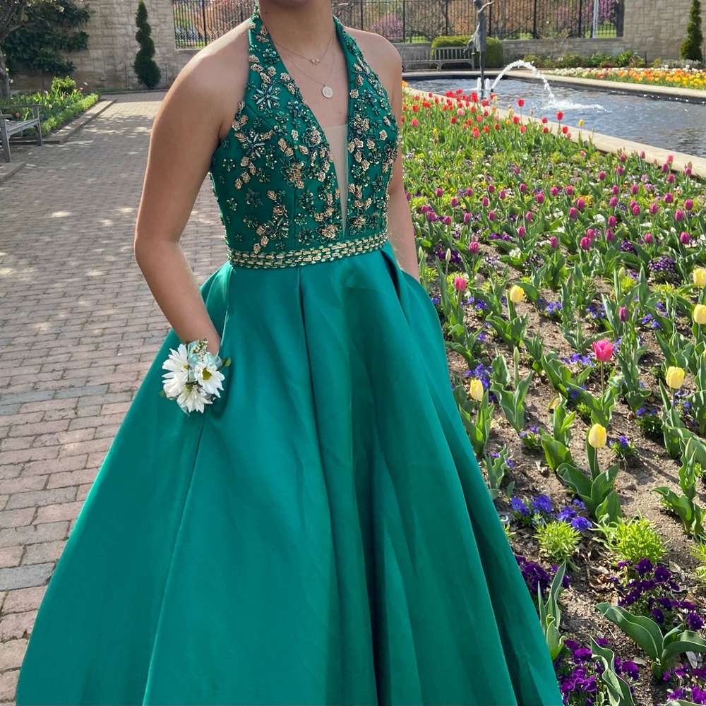 Camille La Vie Emerald Green Prom dress size 4